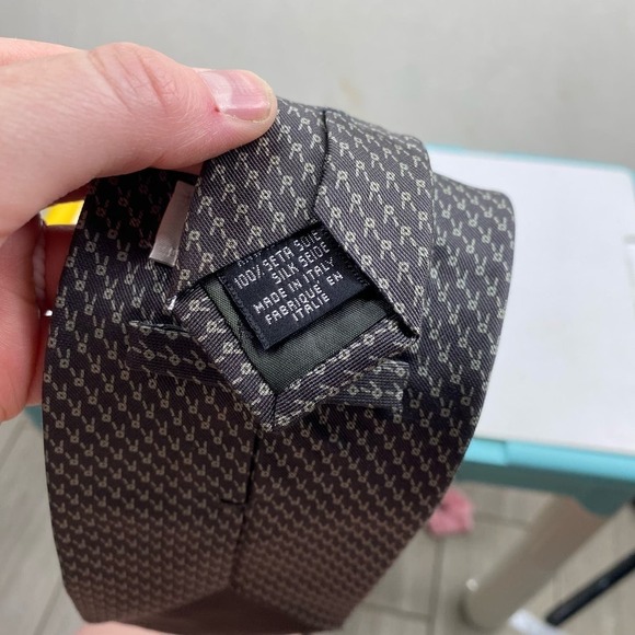 Vintage Armani Collezioni Gray with Light Gray Dots 100% Silk Neck Tie - Picture 5 of 6